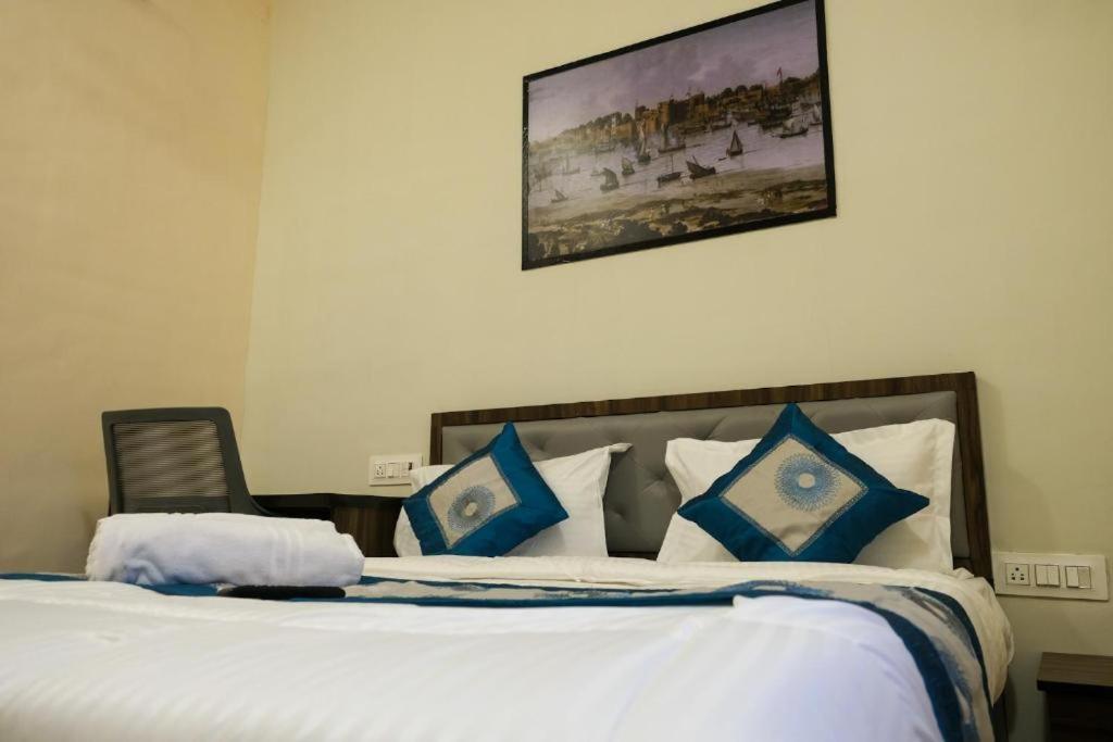 Hotel Vrc Bombay Esterno foto